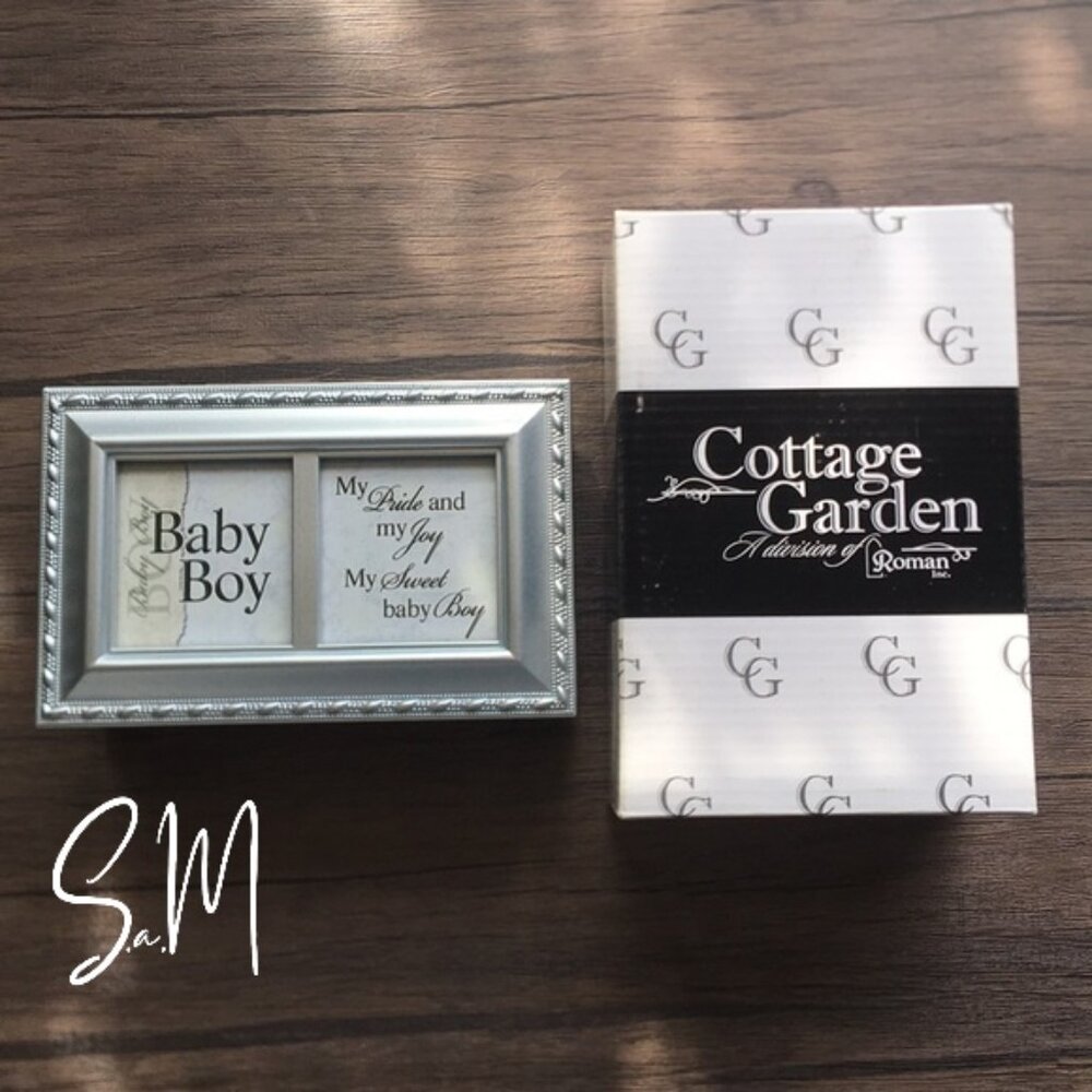 NEW Jewelry / Music Box in a silvery blue